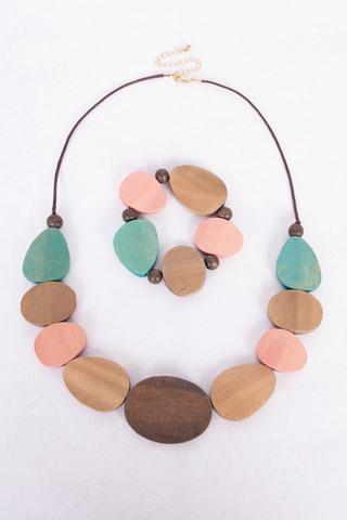 WOOD NECKLACE AND BRACELET SET