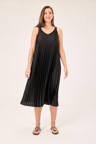 PLEATED TRAPEZE DRESS BLACK