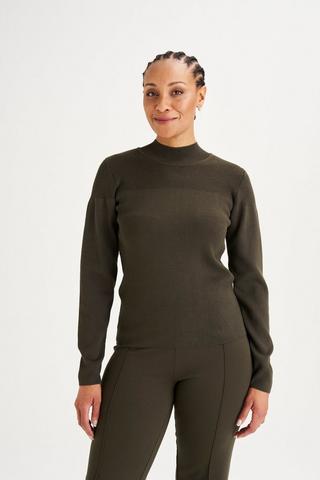 KNITTED FUNNEL NECK TOP