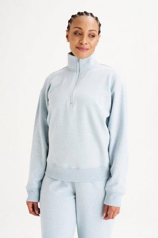 FLEECE PULLOVER ZIP DETAIL
