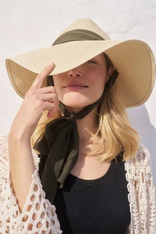 STRAW HAT WITH RIBBON