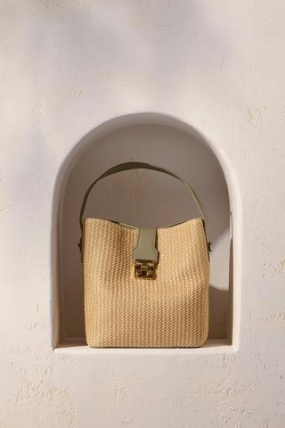 STRAW BUCKET BAG