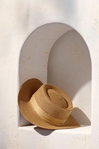 STRAW HAT