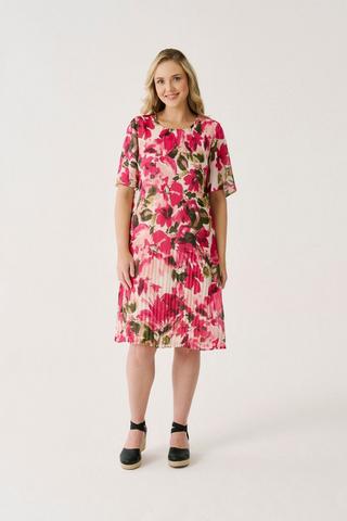 PLEATED FLORAL SHIFT DRESS