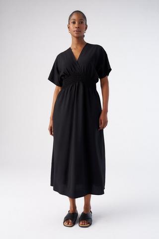 BLACK EMPIRE WAIST DRESS