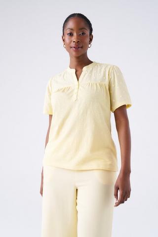 KNIT HENLEY TOP YELLOW