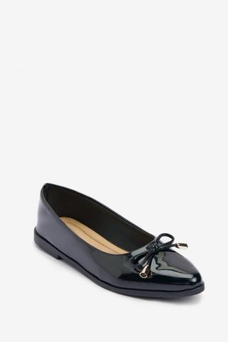 ALMOND TOE PUMP