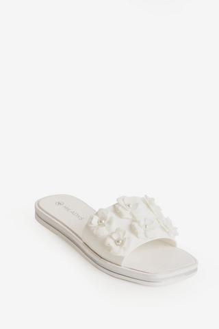 FLOWER TRIM SLIP ON SANDALS