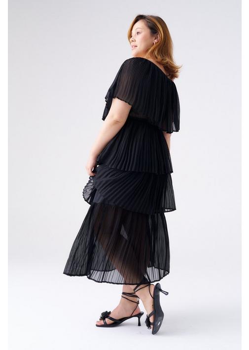 black chiffon layered dress boohoo Women's Chiffon Tiered Halterneck Maxi Dress