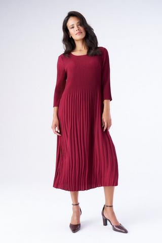 PLISSE BURGUNDY DRESS