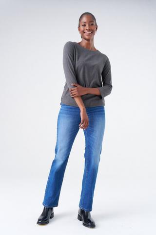 WONDERFIT STRAIGHT LEG DENIM JEANS MIDWASH