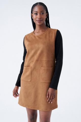SUEDE FEEL PINNI DRESS TAN