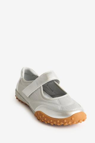 WONDERFIT CHUNKY SNEAKER