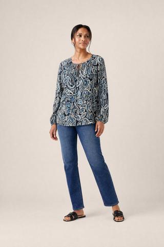 WONDERFIT STRAIGHT LEG DENIM JEANS