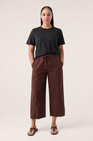 EMBROIDERED CROP CHOC BROWN