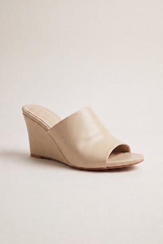 WONDERFIT PEEPTOE WEDGE