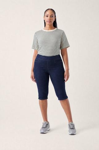 DENIM PULL ON BERMUDA SLIM LEG
