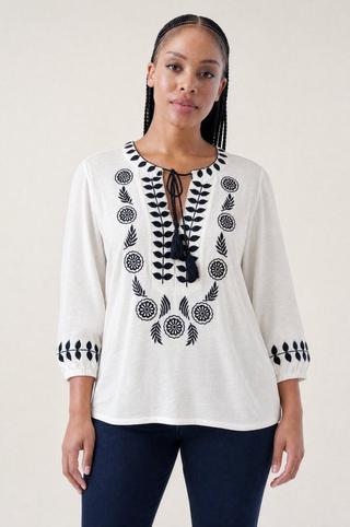 EMBROIDERED HENLEY KNIT TOP