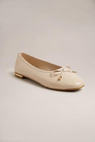 WHITE PUMPS BOW TRIM