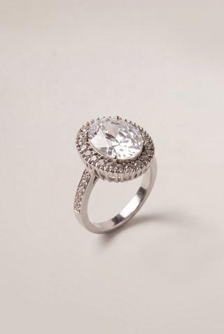 OVAL DIAMANTE RING