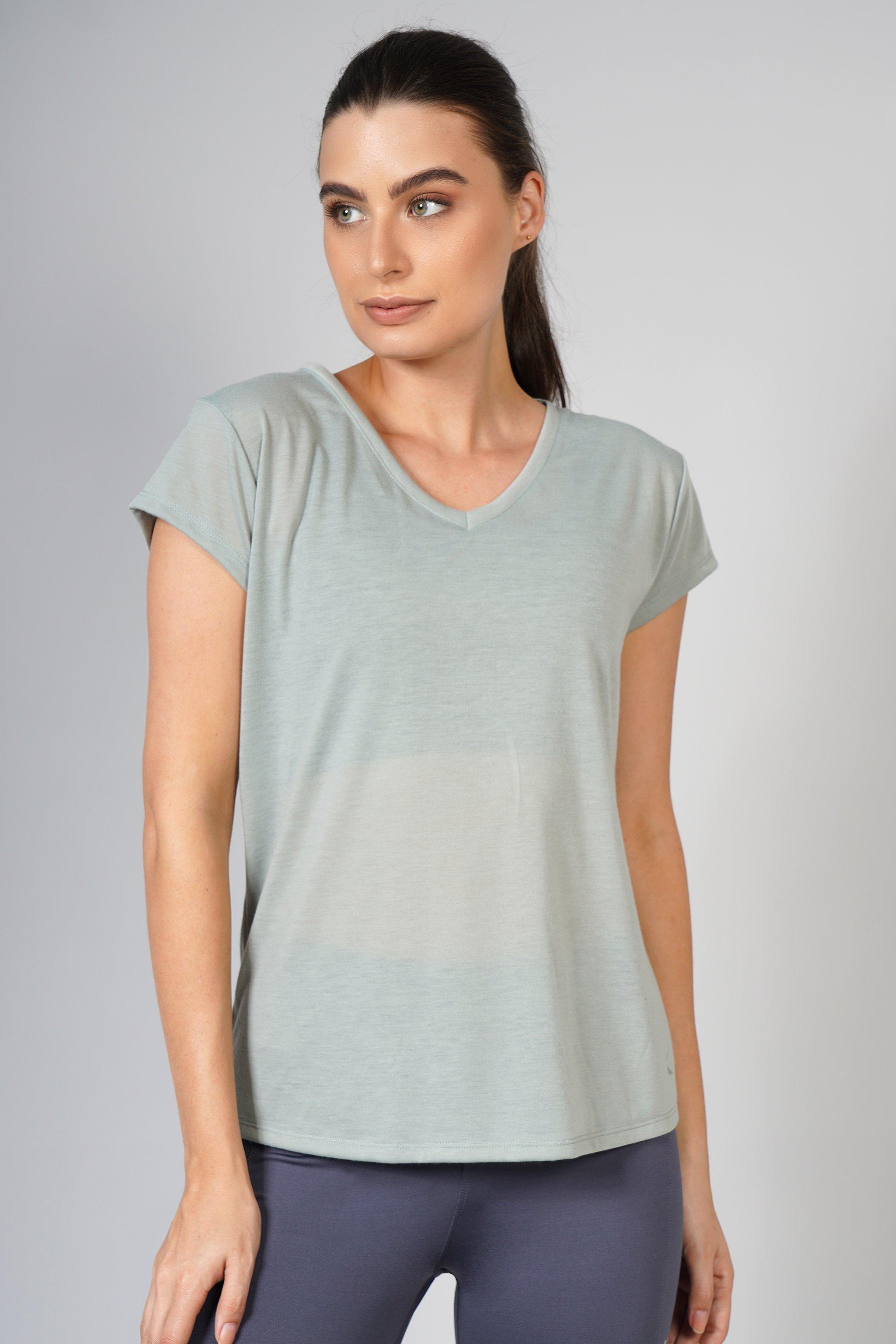 womens nike scoop neck t shirt