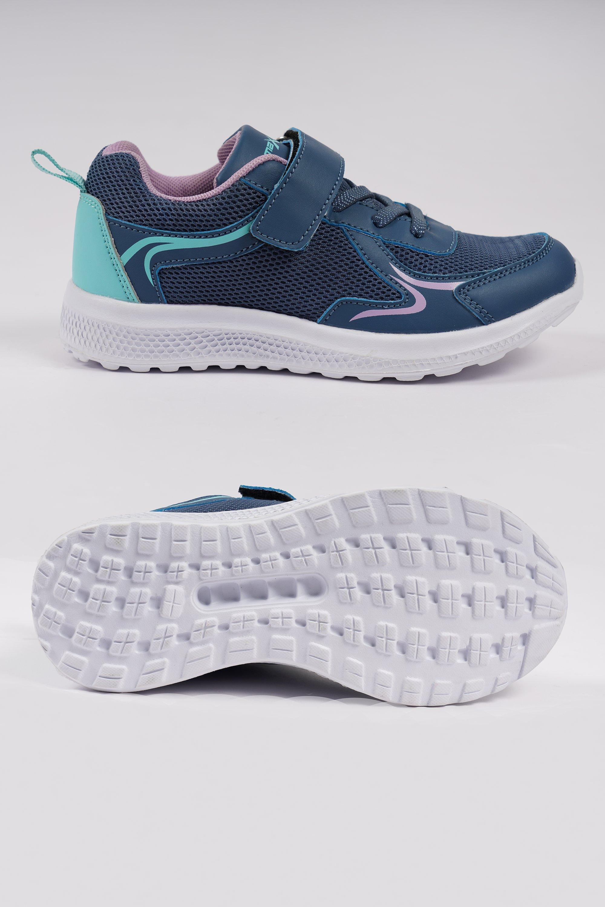 little kid running shoes