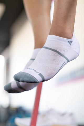 Versus White Trainer Socks 4-7