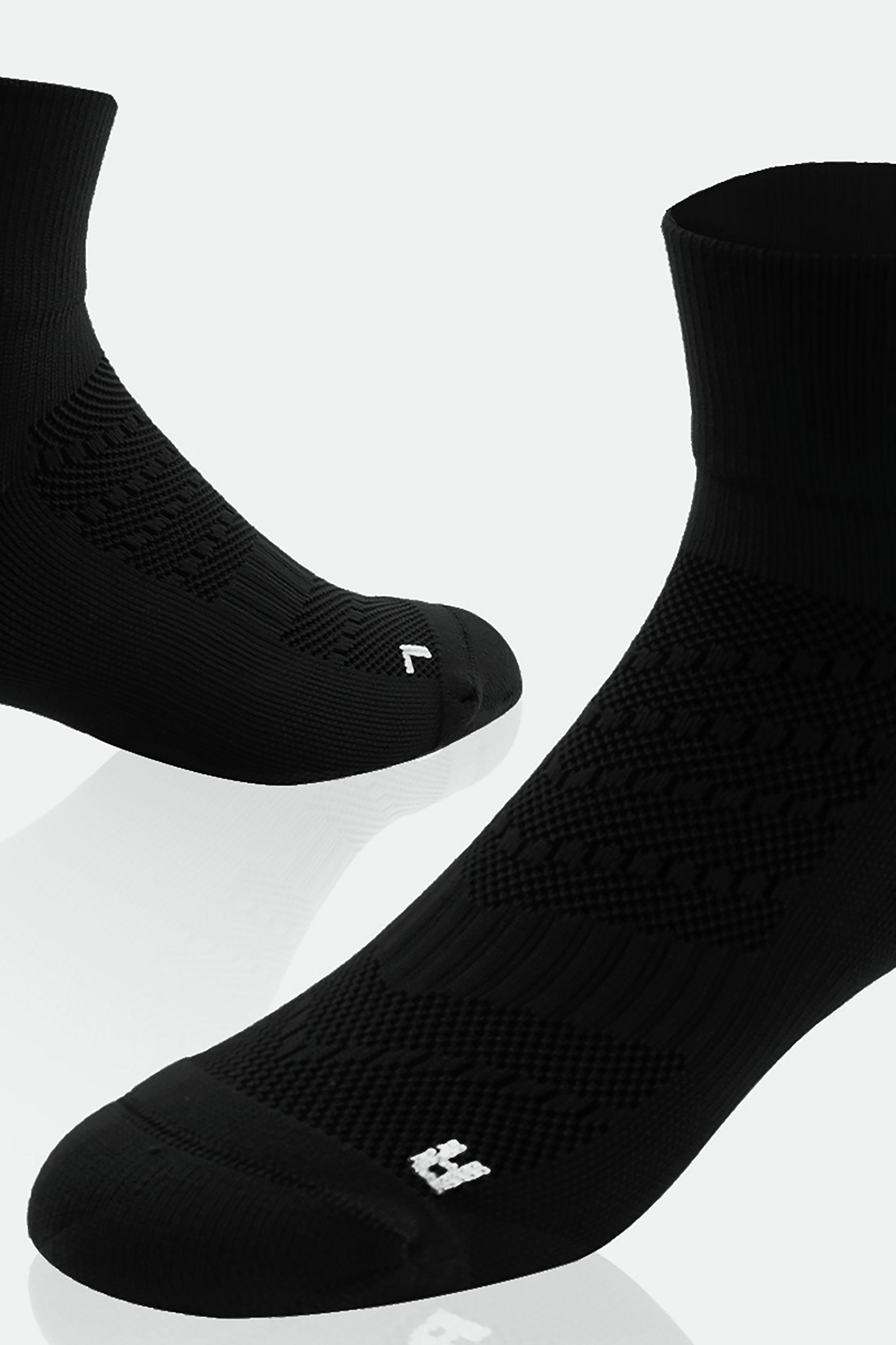 Versus Black Running Socks 8-12