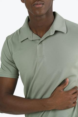 Button-up Golfer