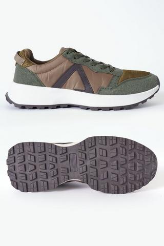 Terrain Casual Sneaker