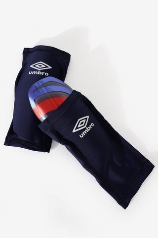 Umbro Neo Shield Guard With Sleeve