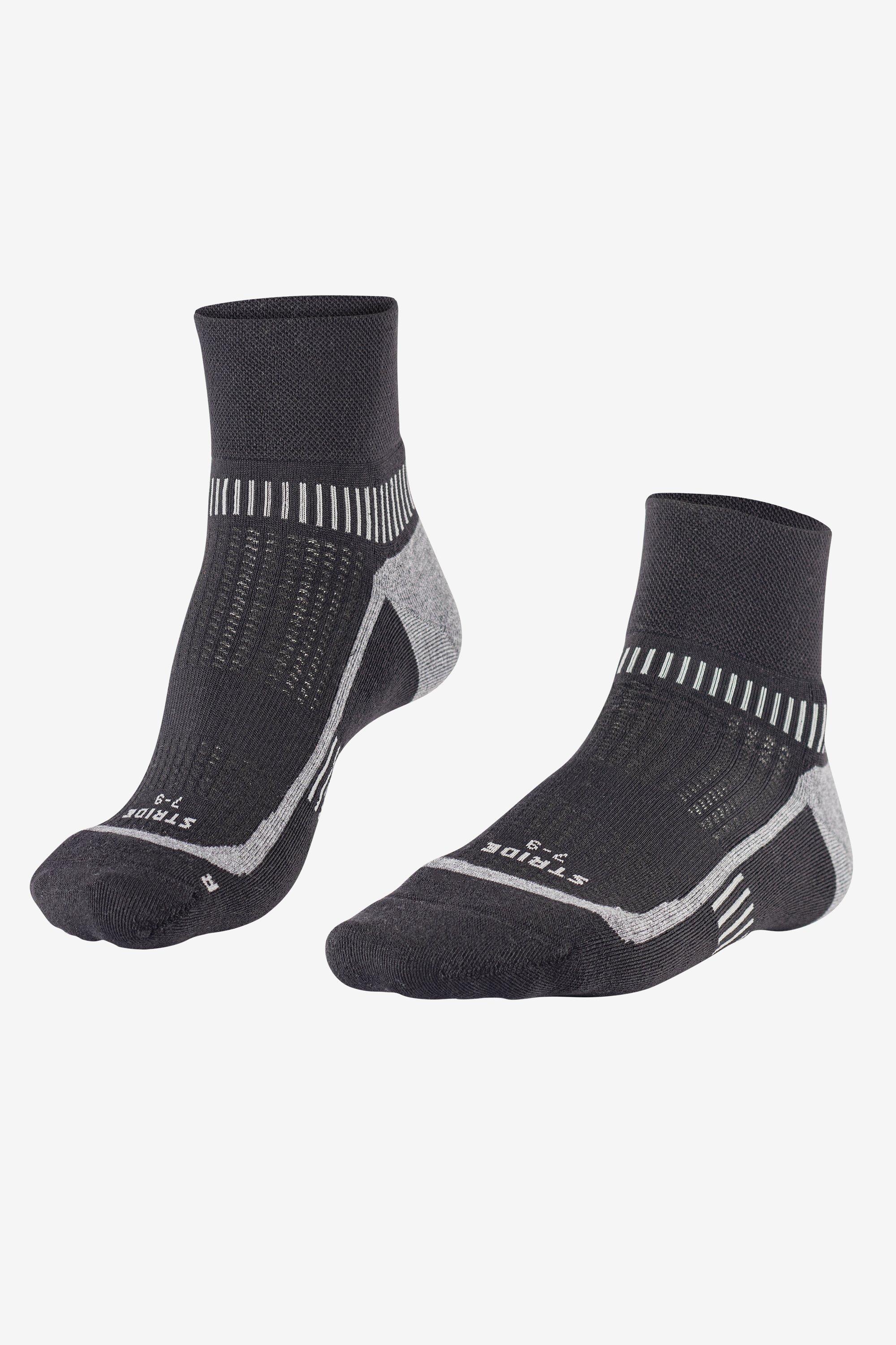 37%OFF!処分価格！ラスト1！！ QS　BREAK　BLACK 8ft Falke Stride Socks - 7-9 - M