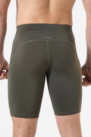 Mid-thigh Tight