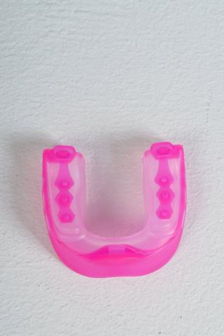 Strawberry Flavoured Gum Guard - Adults'