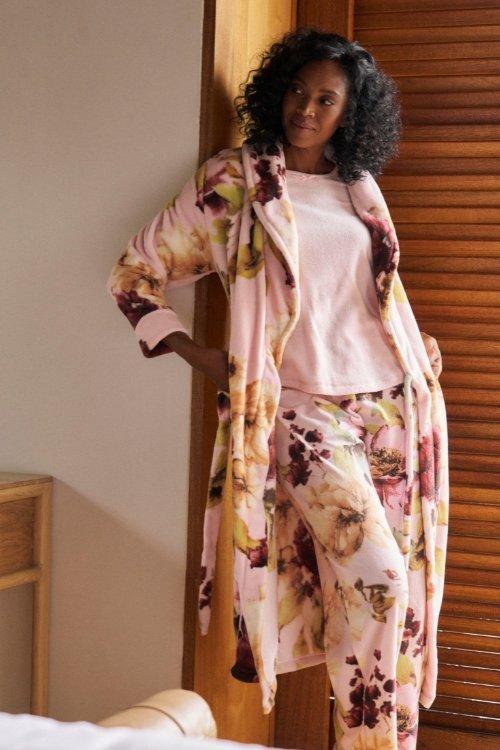 shop miladys robes & gowns