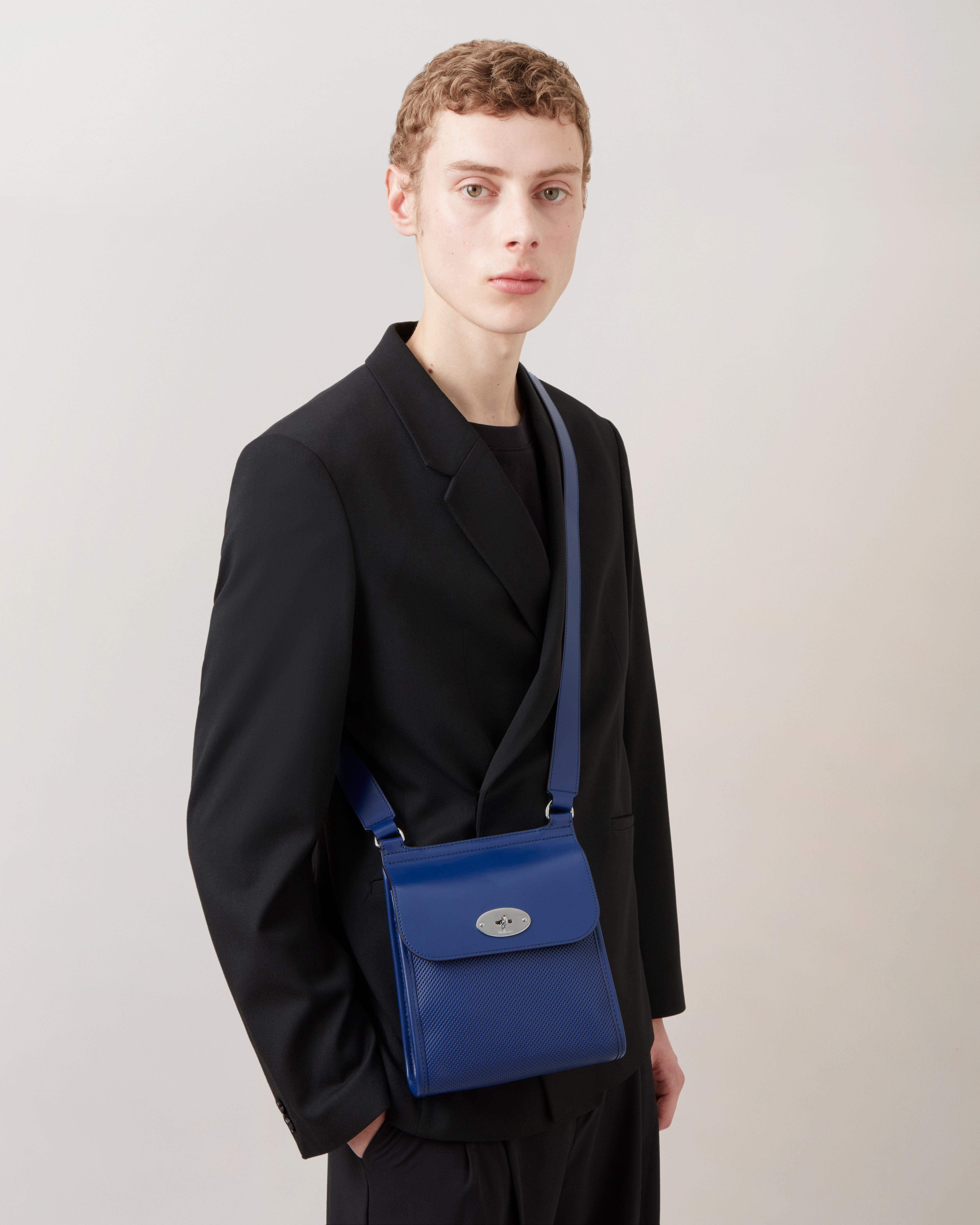 model wearing mulberry small antony bag in pigment blue