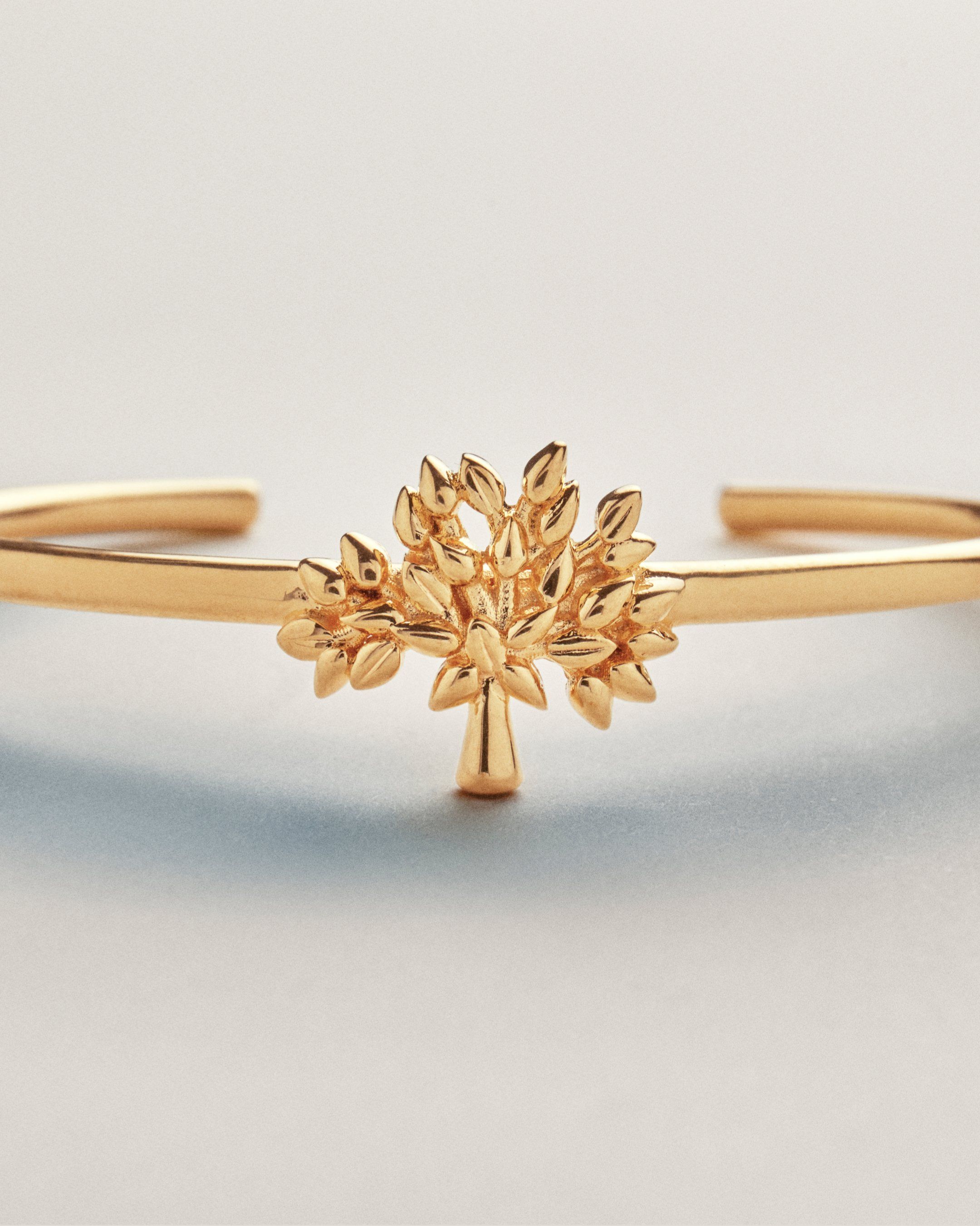 mulberry tree bangle in gold