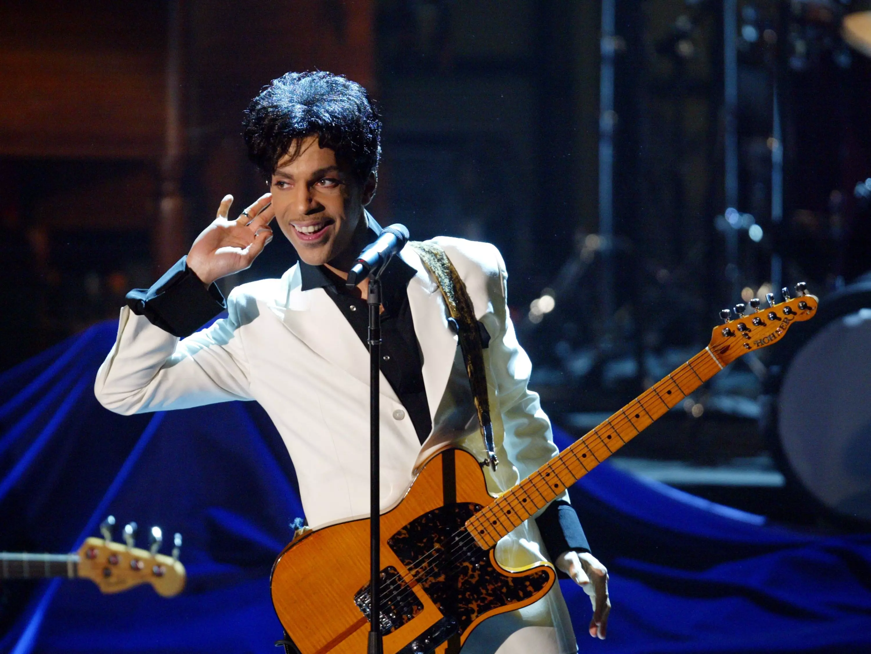 7 Legendary Prince Performances You Can Watch Online In Honor Of 'Purple Rain'