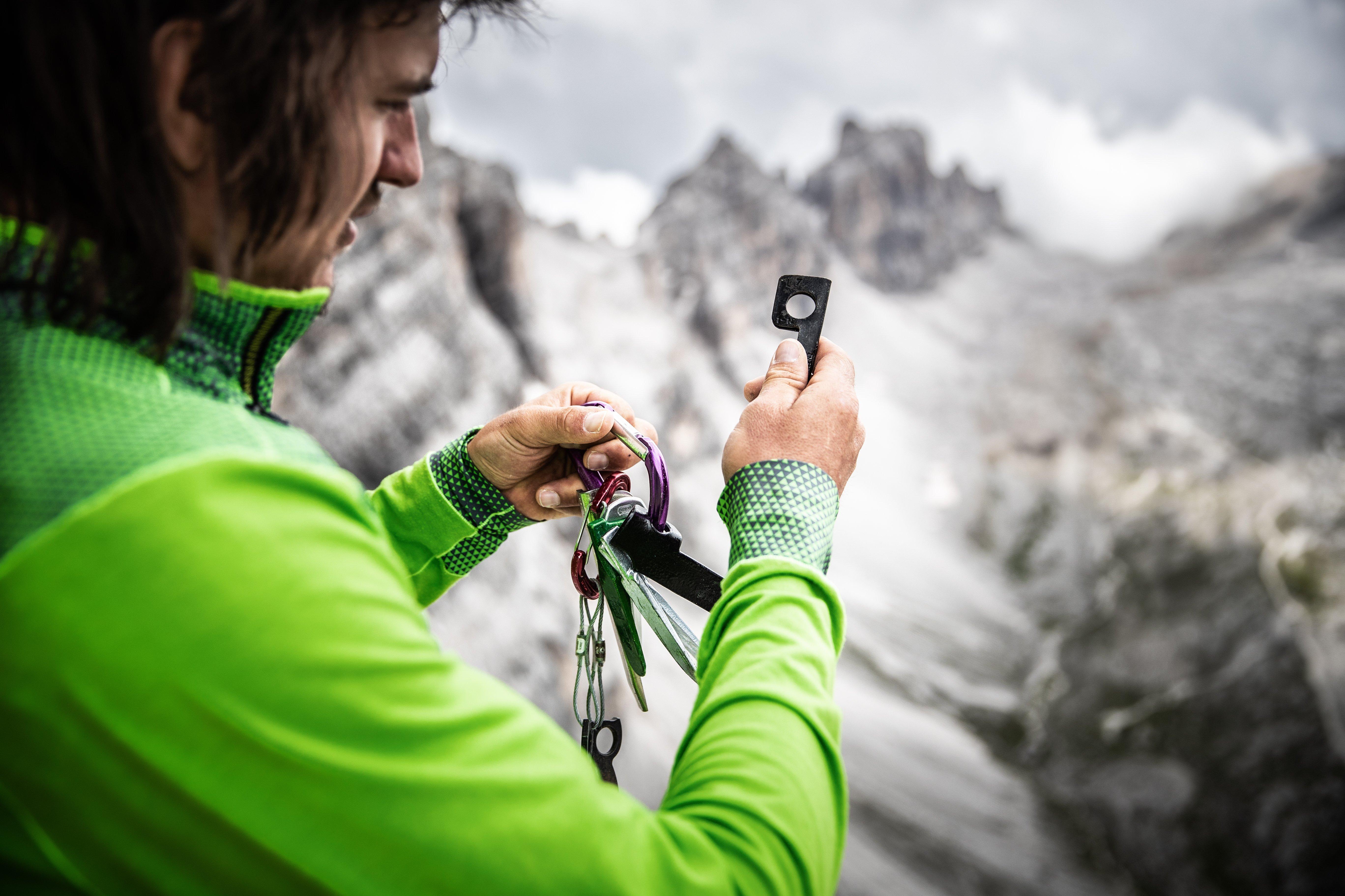 ¿Qué equipo de escalada necesitas comprar?