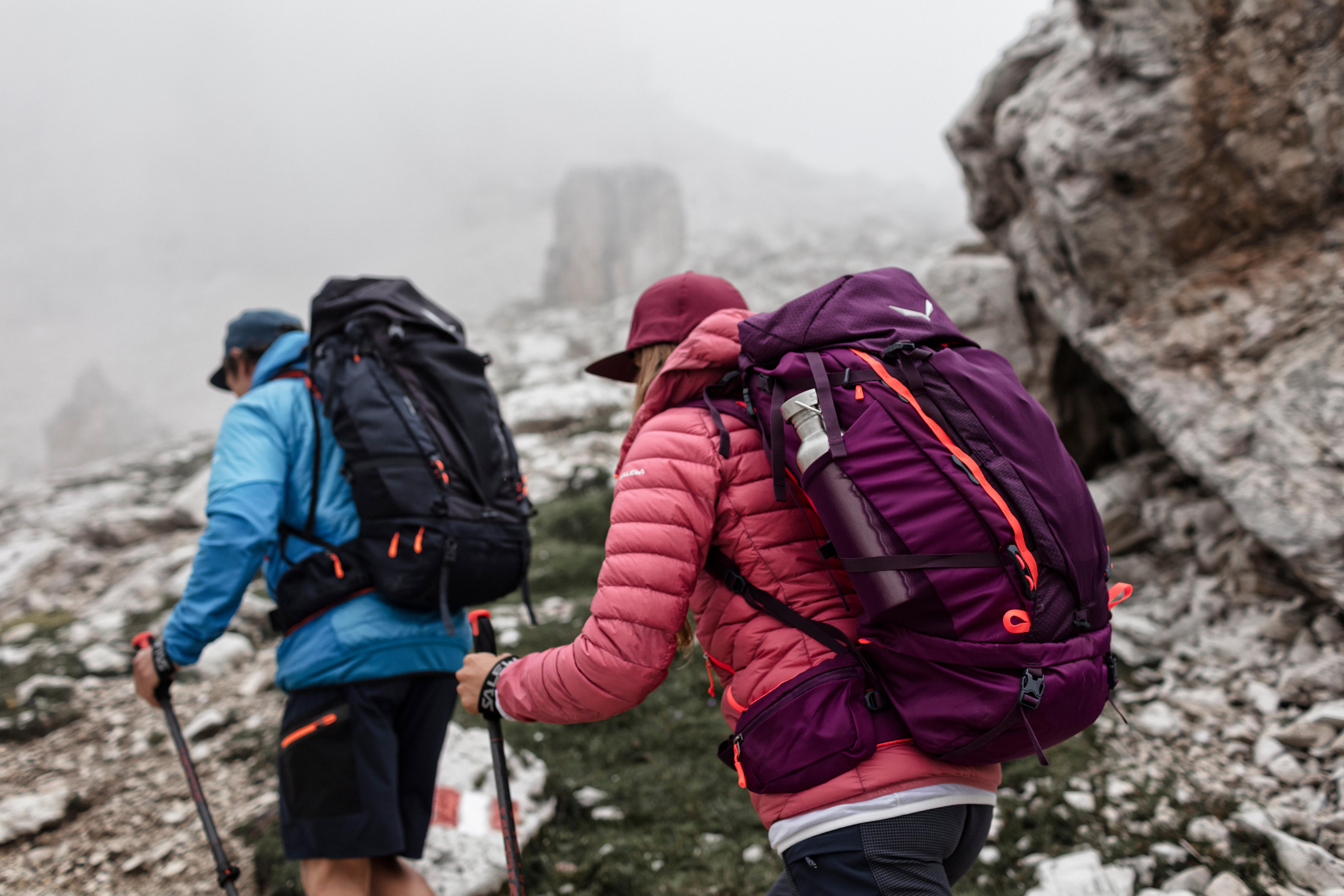 ¿Cómo preparar y organizar una mochila de montaña?