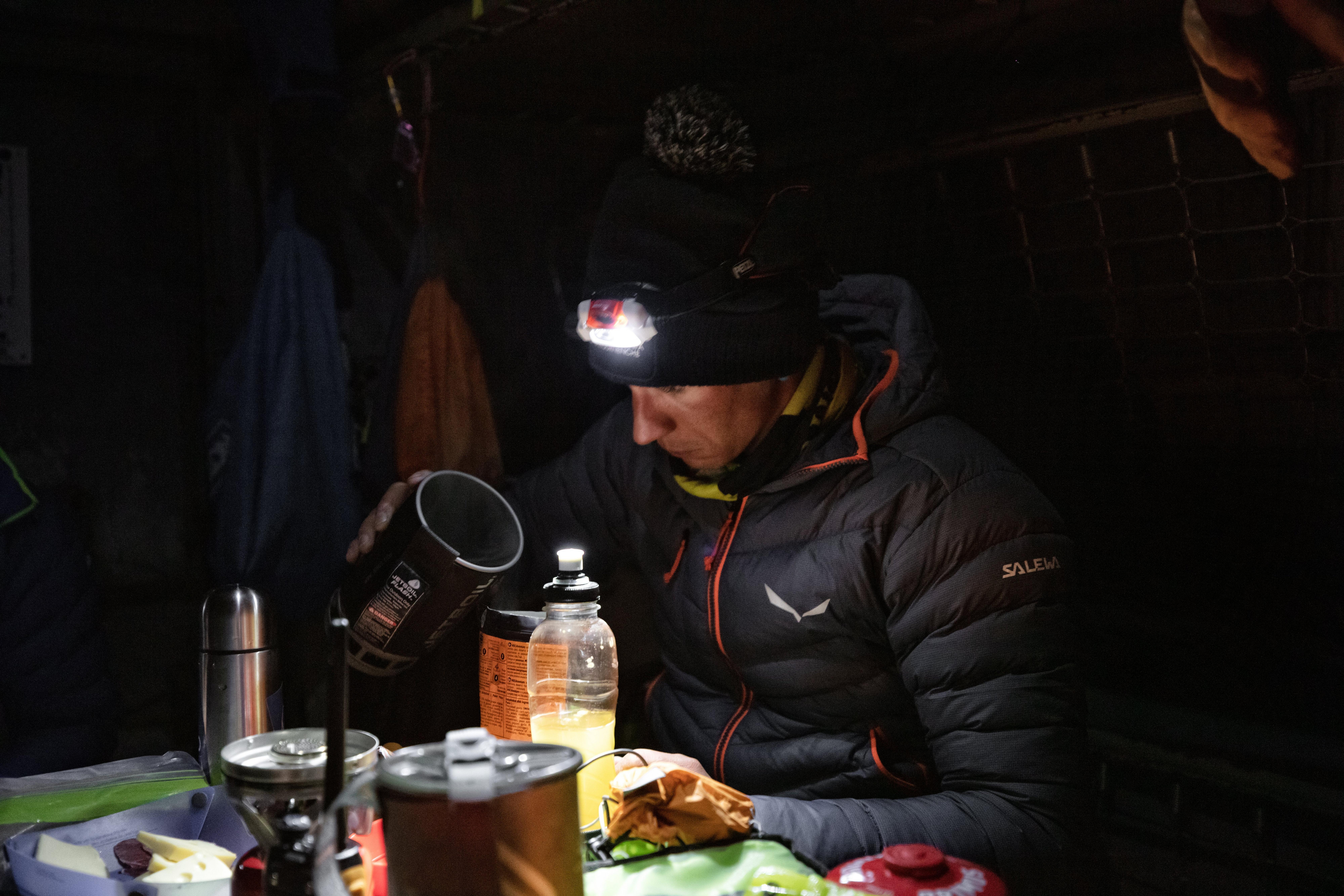 ¿Cómo planificar las comidas para hacer alpinismo?