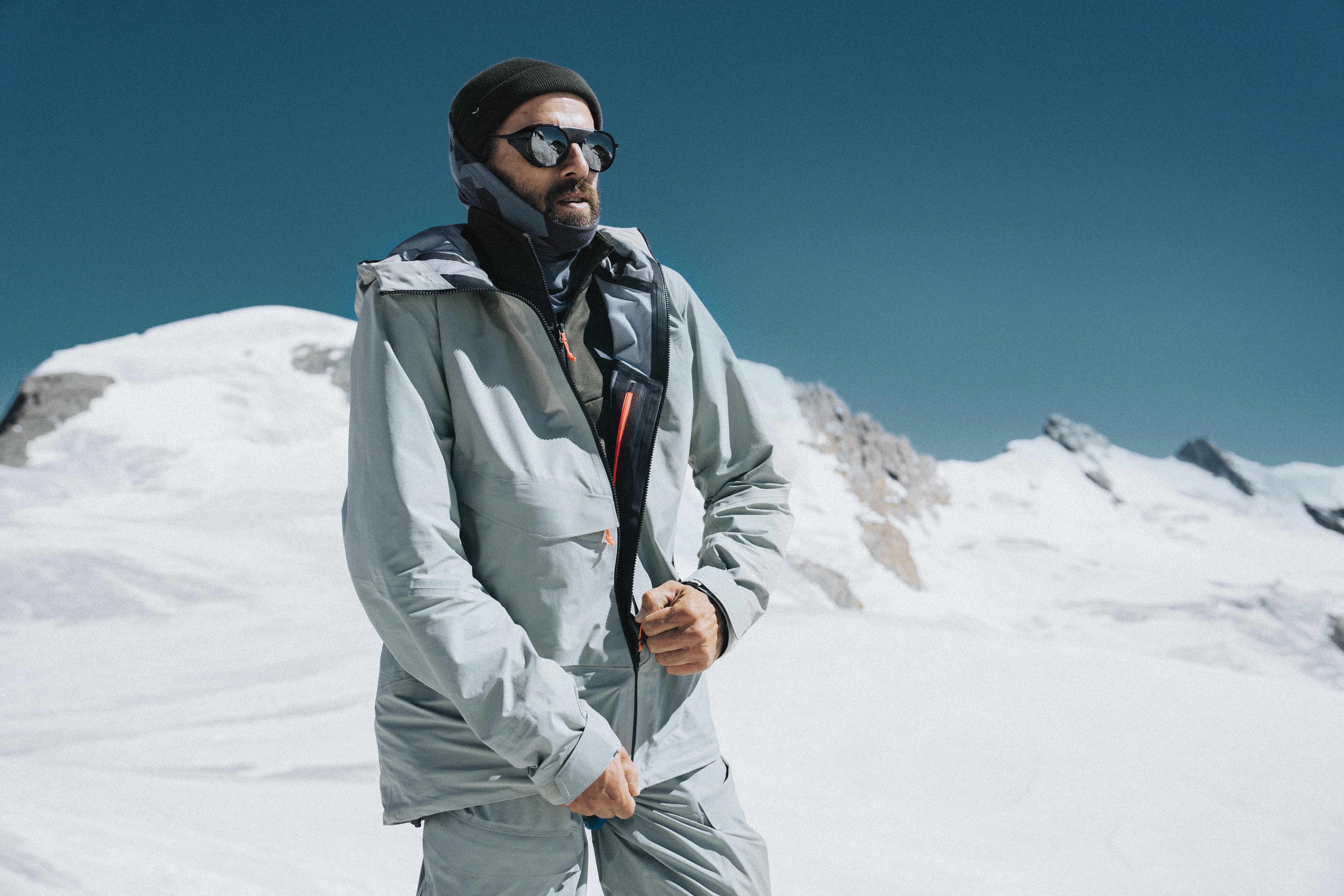 Cómo vestirse para hacer esquí de travesía