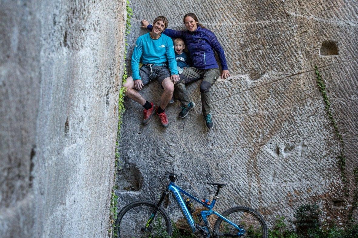 Slow Travel Journal mit Caroline Ciavaldini und Mosquito Gurt Img_01