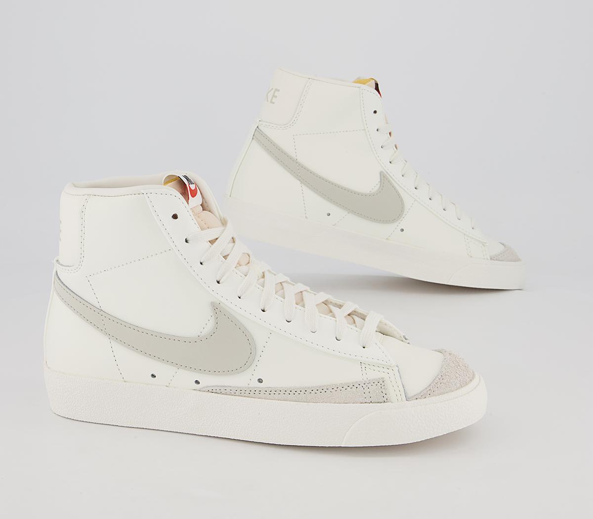 Nike Blazer Mid 77 Trainers Nike Blazer Mid 77 Trainers Sail Light Bone Sail Black