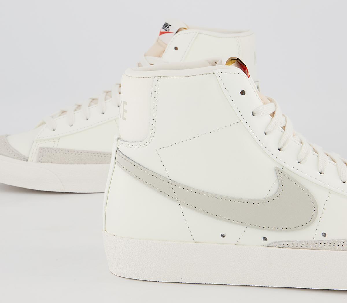 Nike Blazer Mid 77 Trainers Nike Blazer Mid 77 Trainers Sail Light Bone Sail Black