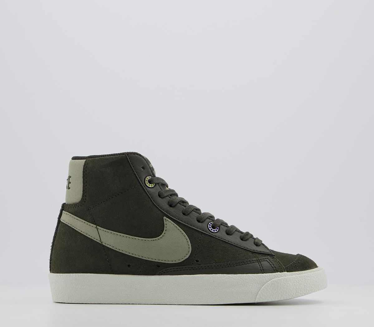 Nike shop army trainers