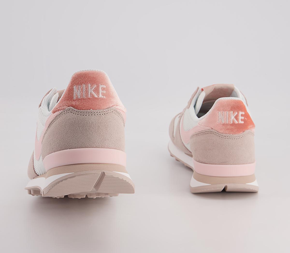 Nike Internationalist Trainers Nike Internationalist Trainers Summit White Atmosphere Fossil Stone