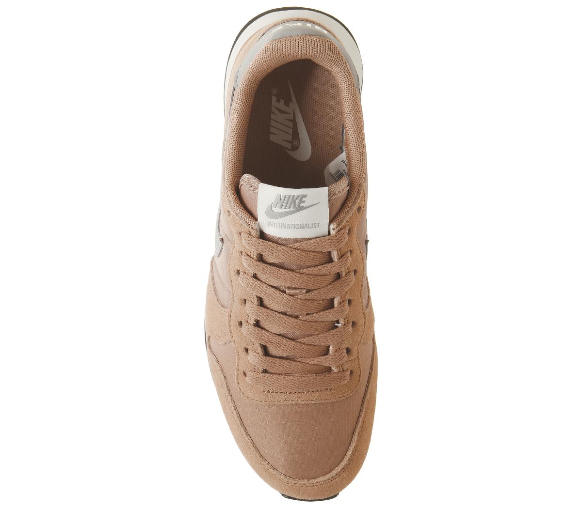 NikeNike InternationalistRose Gold Wolf Grey Summit White