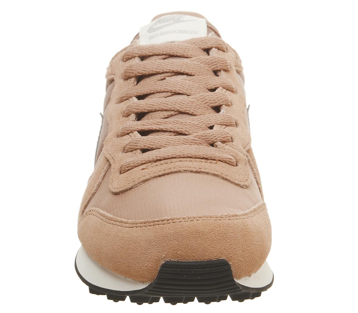 NikeNike InternationalistRose Gold Wolf Grey Summit White