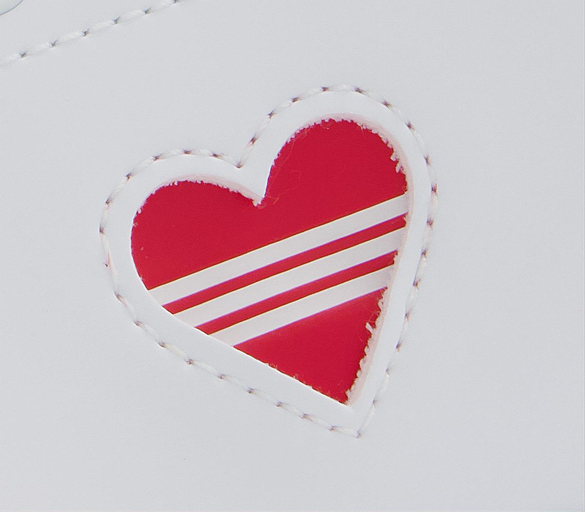 adidas gazelle silver green womens Adidas Womens Sleek Heart Sneakers White/Pink